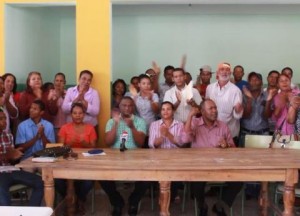 Maestros amenazan con paralizar tránsito en Fantino para que les terminen escuela 