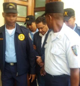 Aplazan juicio preliminar caso quebrado Banco Peravia