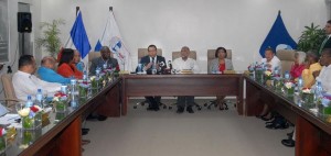Andrés Navarro sostiene reunión de trabajo con el comité ejecutivo de la ADP
