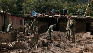 Sube a 49 la cifra de muertos por tormenta Earl en México