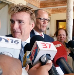 Secretario trabajo de EE.UU se reúne con presidente Medina; abordan aumento salarial 