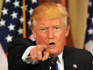 Trump advierte de que habrá fraude electoral y llama a Hillary Clinton 