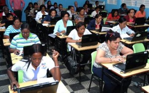 Educación prorroga registro para concurso de oposición docente