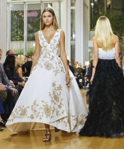 Oscar de la Renta hace esfuerzo en transición 