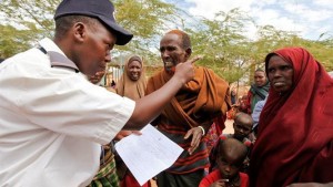 Autoridades de Kenia amenazan a refugiados somalíes 