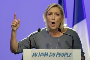 Aspirantes a presidir Francia canalizan el temor a migrantes 