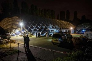 Berlín: Policía mata a un hombre armado en hogar refugiados 