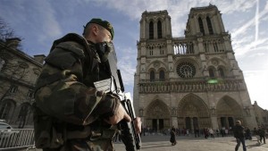 Otros dos detenidos por el coche con bombonas de gas en París