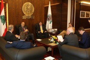 Comité británico critica la intervención de Cameron en Libia 