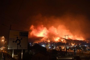Controlados incendios forestales en el sur de Francia