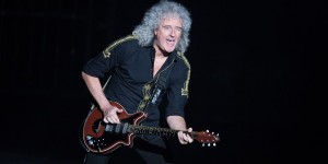Guitarrista de Queen protesta por caza de delfines en Japón 