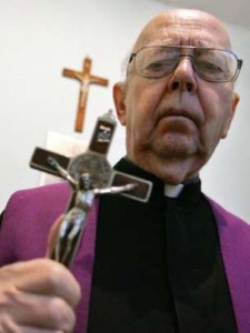 Muere el exorcista más famoso del mundo