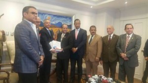 Depositan presupuesto general del Estado 2017 en el Congreso 