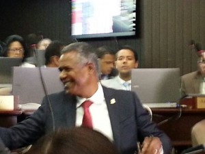 Diputado al que vinculan con tráfico de armas se defiende en Cámara baja