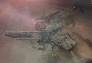 Se incendia motocicleta en plena avenida Isabel Aguiar en Herrera