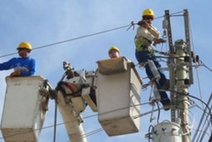 Se quejan por cortes eléctricos en Zona Colonial