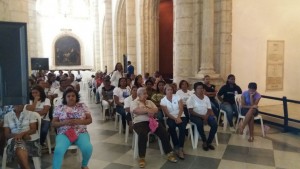 Decenas de personas se congregan en Catedral para misa por canonización Madre Teresa de Calcuta