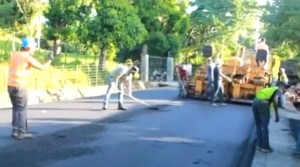 Asfaltan carretera Cotuí-Presa de Hatillo
