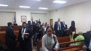 Aplazan nuevamente decisión de enviar o no a juicio exjueces acusados de vender sentencias