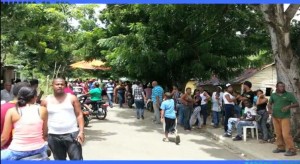 Familiares de joven declarada muerta se niegan enterrarla afirman “ha presentado señales de estar viva”