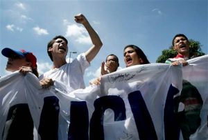 Parece avecinarse más turbulencia en Venezuela tras bloqueo 
