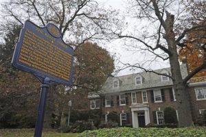 Príncipe compra casa en Filadelfia de su madre Grace Kelly 
