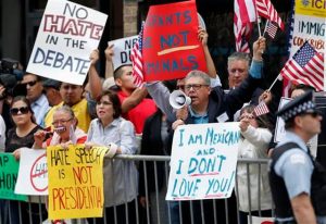 Republicanos buscan votantes hispanos pese al factor Trump 