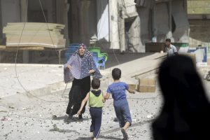 Siria: Ataque aéreo mata a 17, mayormente niños, en Idlib 