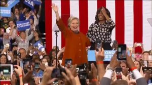El voto por adelantado crece e impulsa a Clinton frente a Trump en territorios decisivos