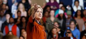 El FBI logra una orden de registro sobre los correos presuntamente vinculados con Clinton