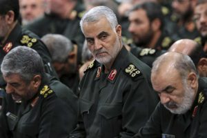 Saudíes hacen maniobras, general iraní habla de regicidio