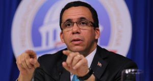 Ministro de Educación rechazó pedido de posponer por un año uso nuevo uniforme 