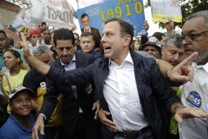 Brasileños buscan cambiar el orden político 