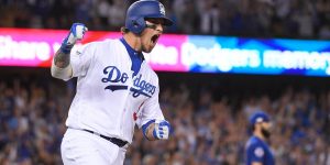 Dodgers vuelven a blanquear Cachorros y aventajan en serie