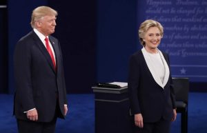 Hillary Clinton se aleja de Donald Trump en los sondeos 