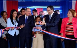 Presidente Medina inaugura centro educativo en San Cristóbal