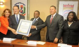  
Alcaldía SDN entrega llave ciudad y distingue Embajador Taiwán 
