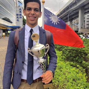 Estudiante PUCMM gana primer lugar en competencia en Taiwán