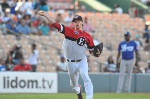 Escogido blanquea al Licey para su primer triunfo