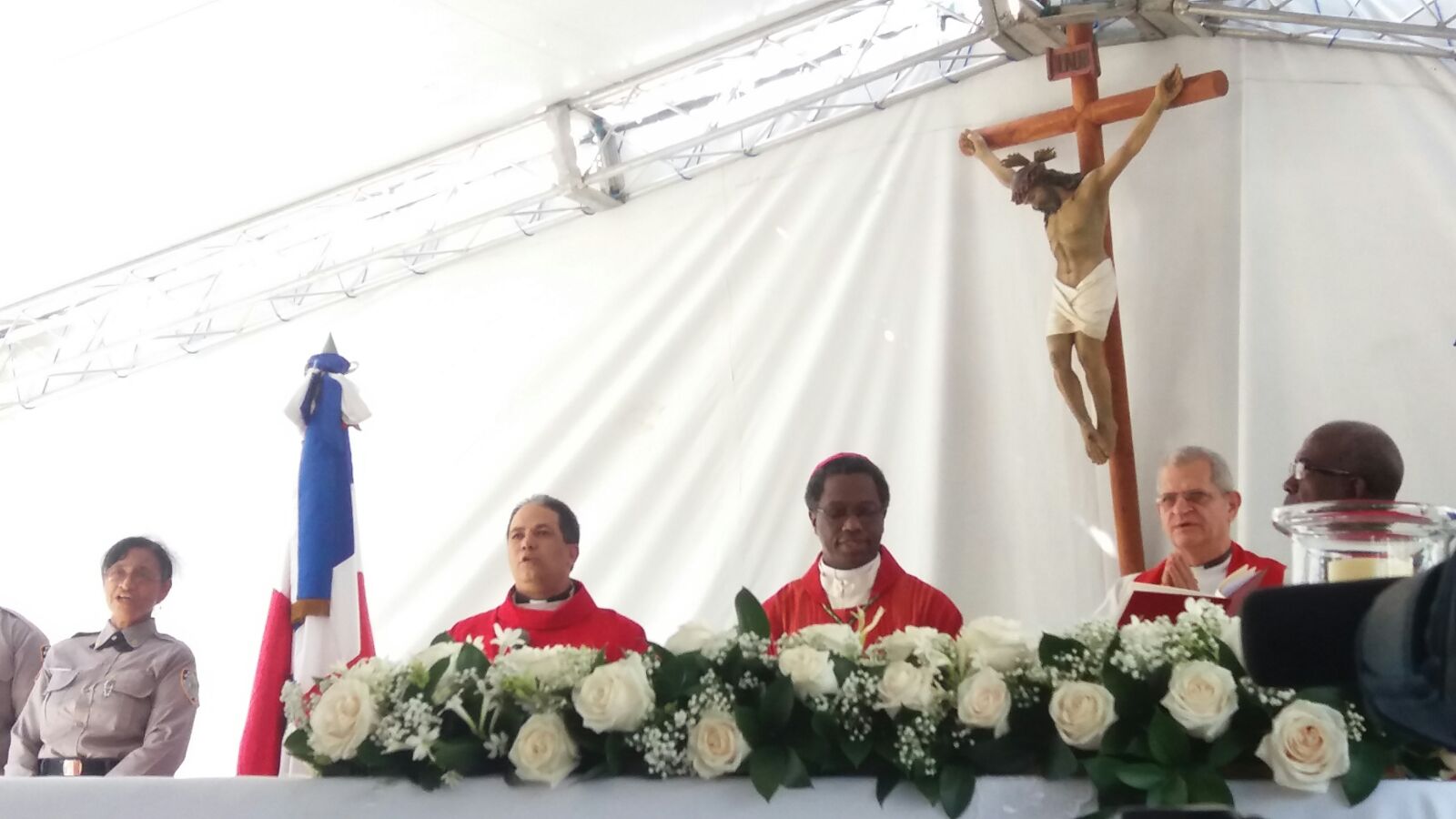 Nuncio apoya aumento salarial a agentes; PN celebra día de San Judas Tadeo