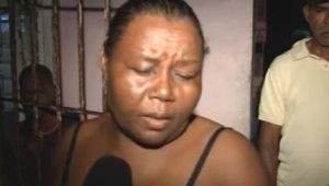 Familia pide ayuda tras incendiarse su casa en Villa Mella