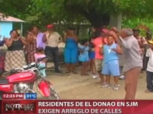  Residentes del Donao en SJM exigen arreglo de calles 