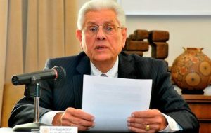 Roberto Saladin publica libro 