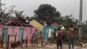 Defensa confirma 12 viviendas afectadas por ventarrón en Oviedo de Pedernales 