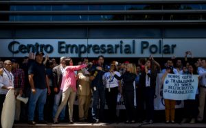 Venezuela: empresa de alimentos denuncia acoso de policía 