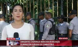 Choferes marchan hacia Industria y Comercio contra eliminación de subsidio