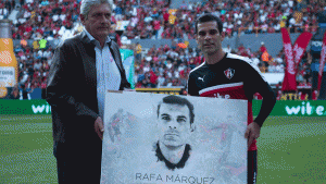 Reconocen al futbolista Rafa Márquez por 20 años de carrera