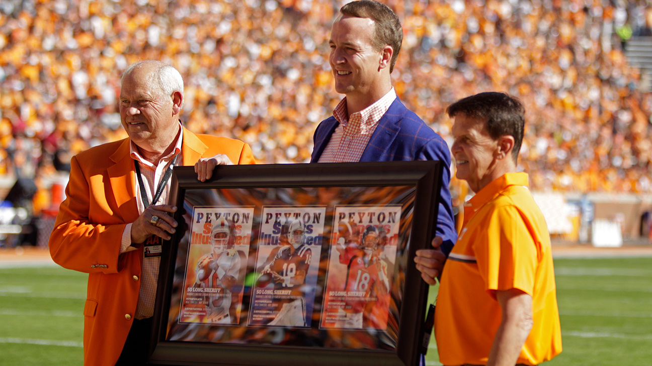 Los Tennessee rinden homenaje a Peyton Manning