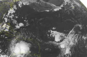 Matthew empapa Colombia y avanza por el Caribe