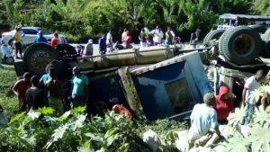 Samaná: se vuelca otra patana en tramo carretera El Limón